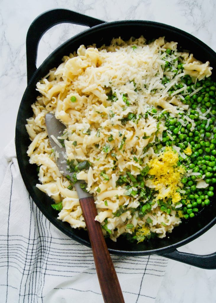 Untossed Proscuitto Burrata Pasta in a large cast iron pan