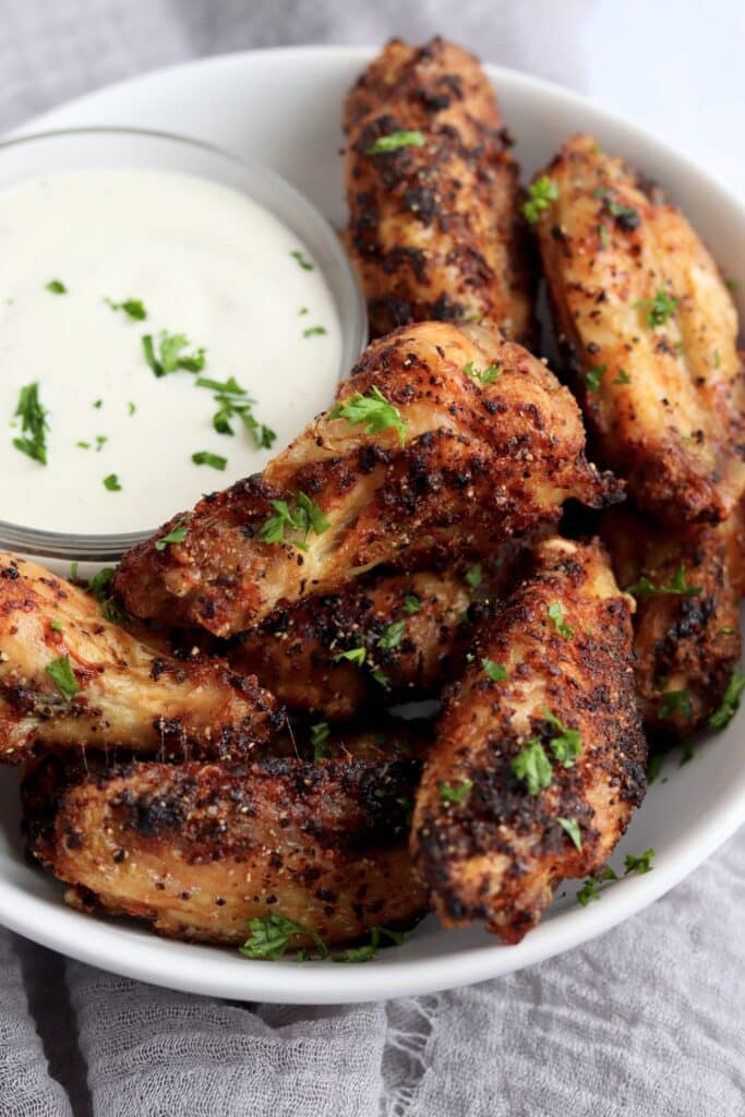 crispy dry rub chicken wings with ranch