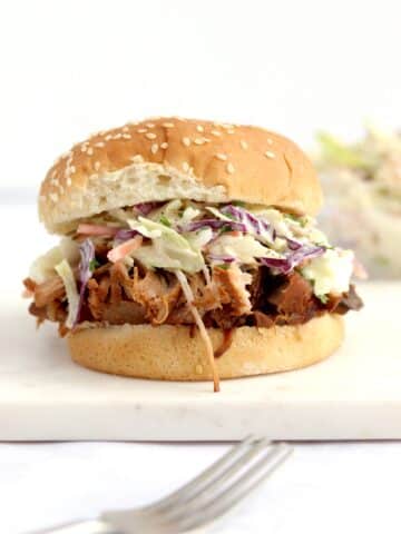 slow cooker pulled pork sandwich with coleslaw