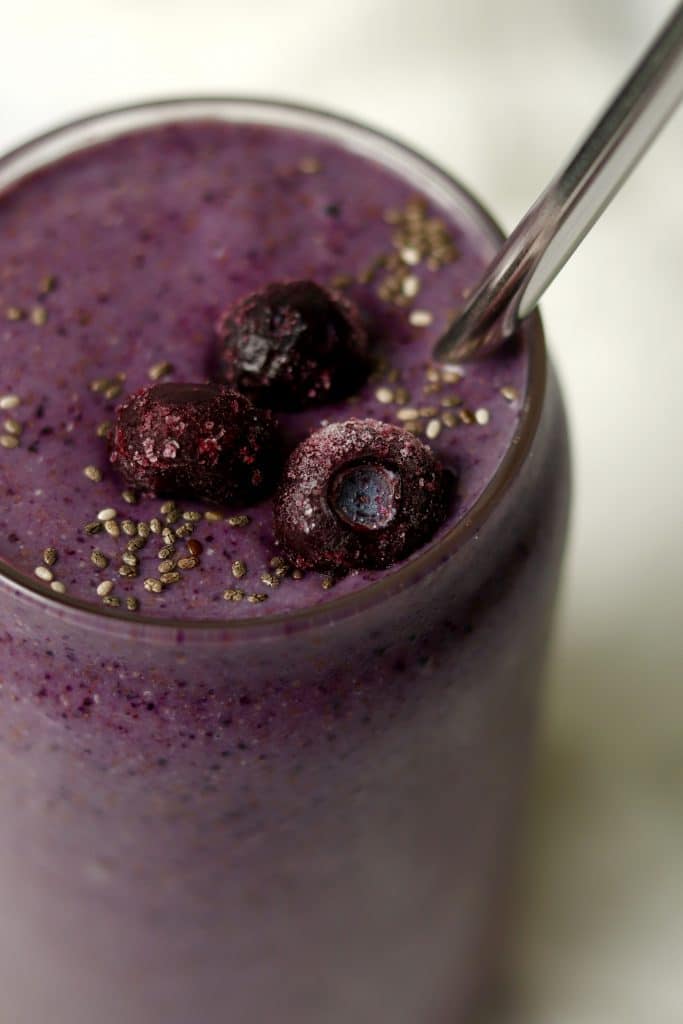easy blueberry smoothie in a glass