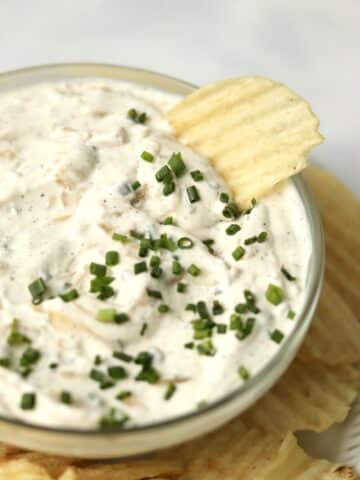 onion dip with chives
