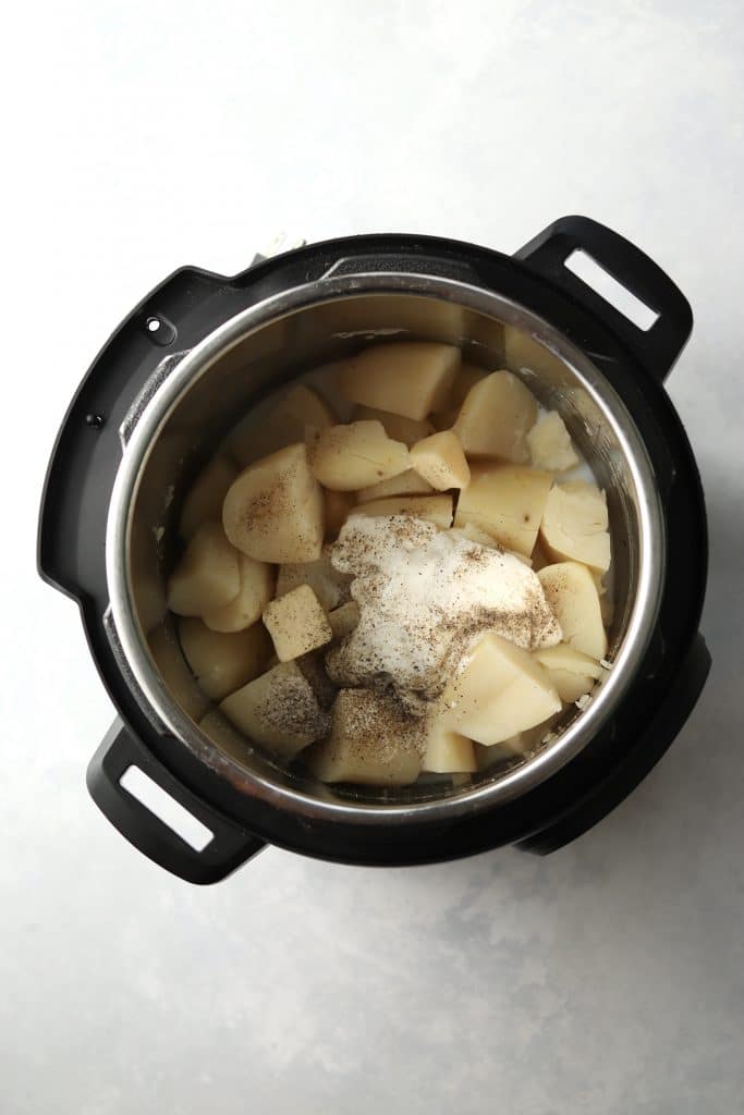 Cooked potatoes with sour cream and butter in instant pot