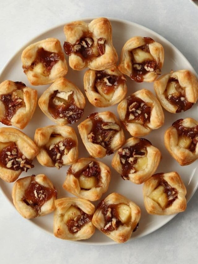 puff pastry Brie Bites on a plate