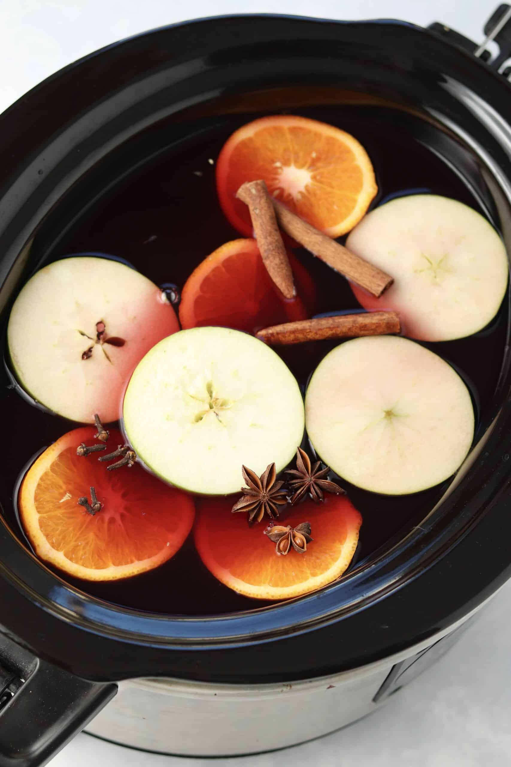 mulled wine in slow cooker