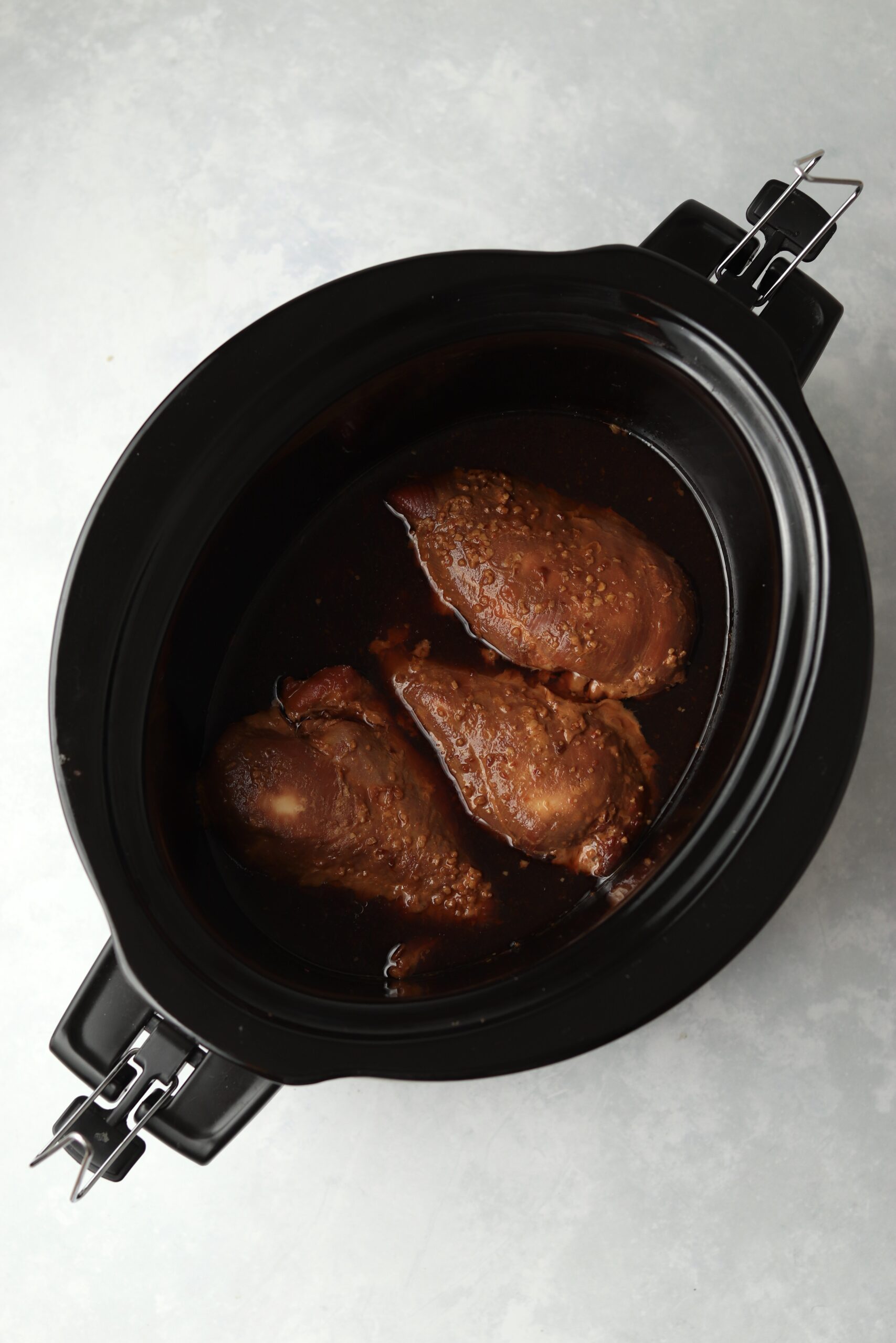 cooked chicken breasts in slow cooker