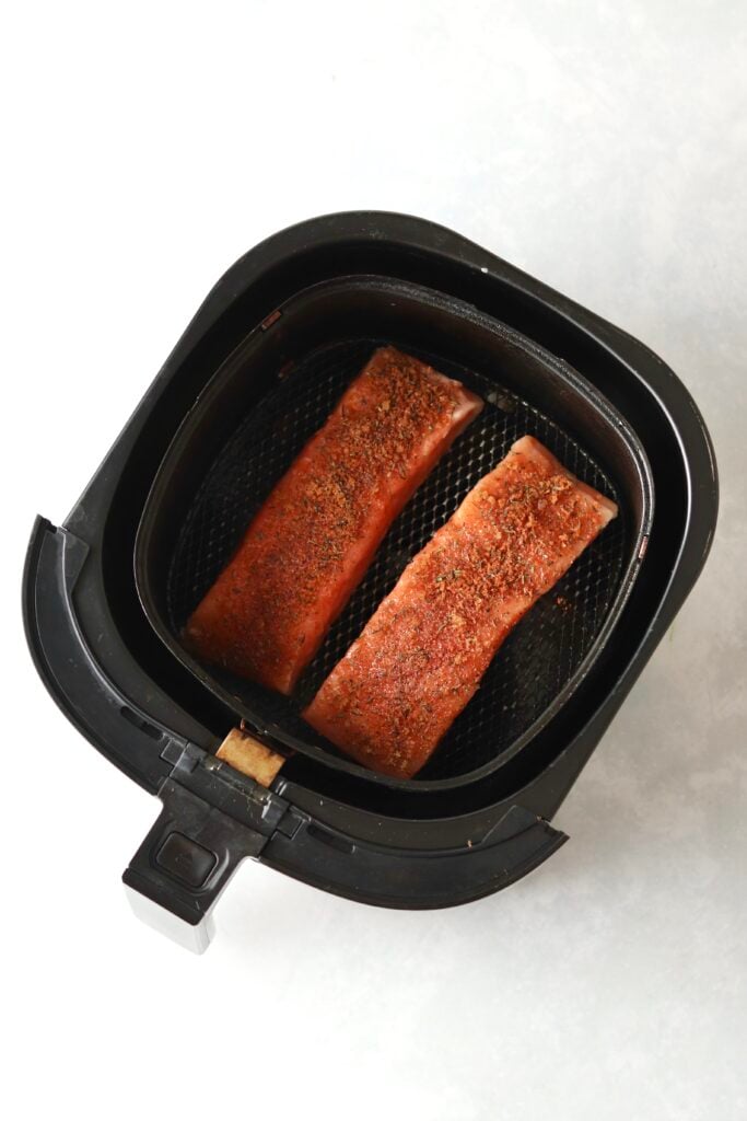 raw salmon filets in air fryer