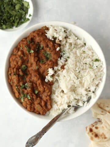 curry lentils with rice and naan
