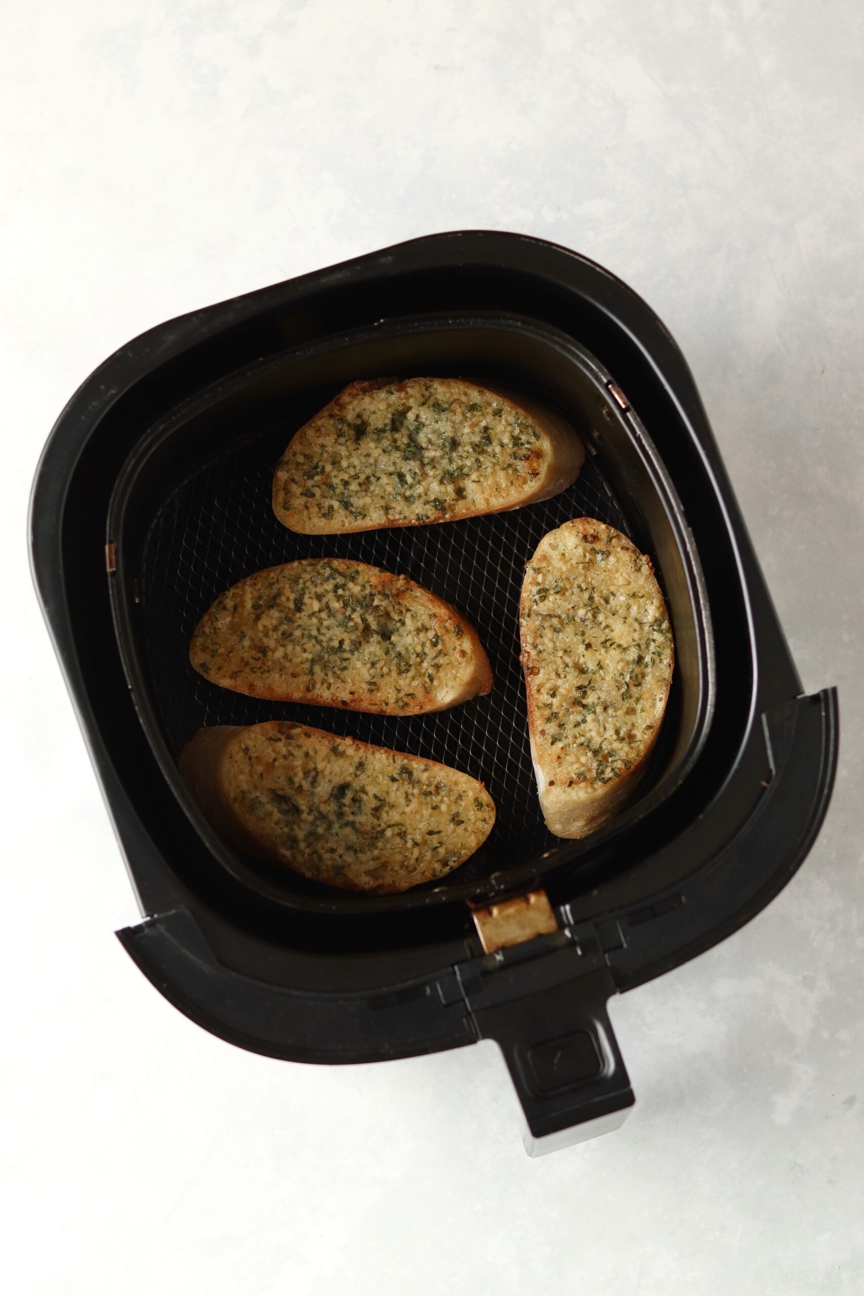 toasted garlic bread in air fryer.