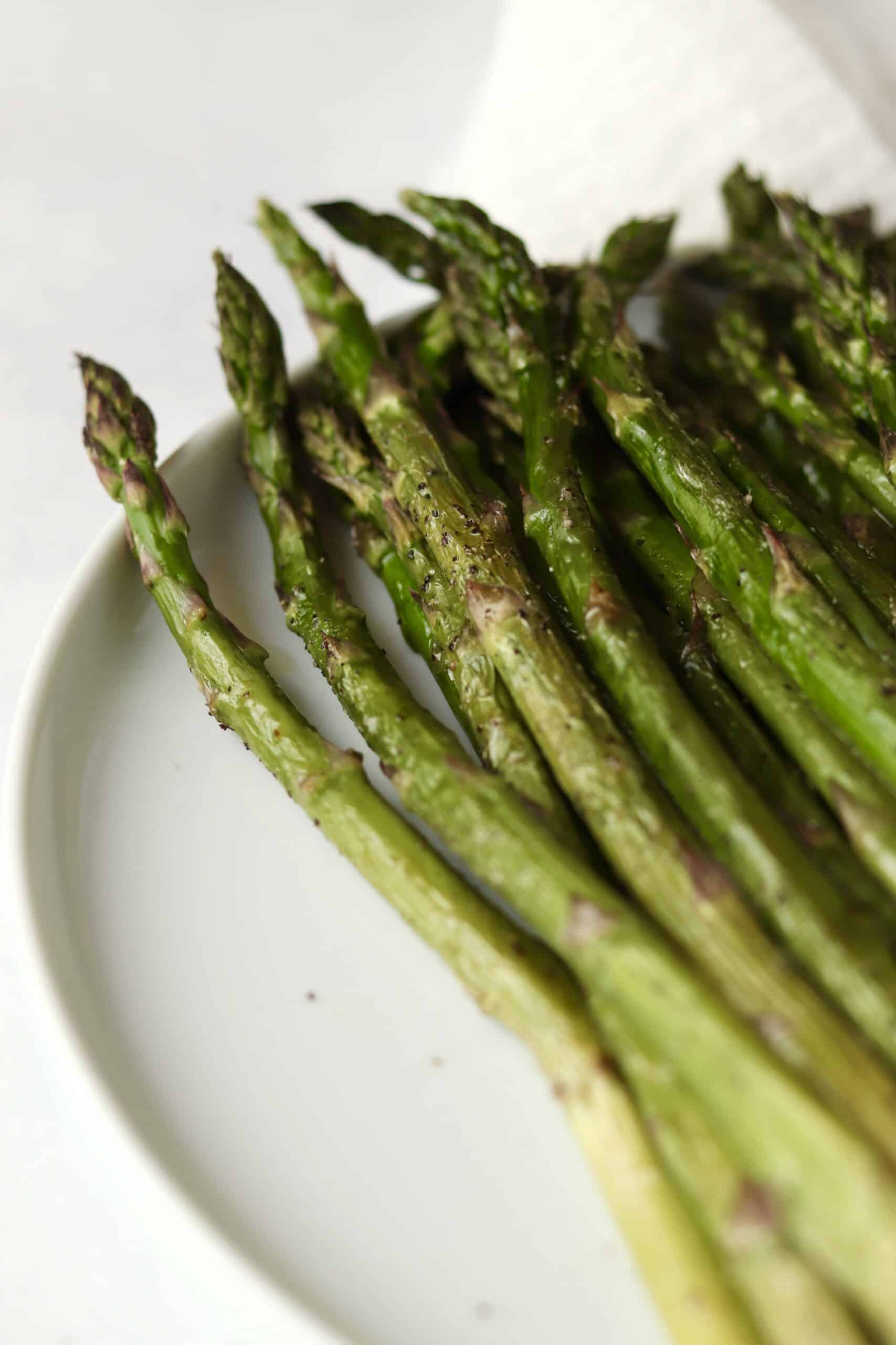 tender, roasted asparagus with salt and pepper