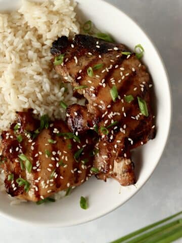 sesame chicken thighs with rice