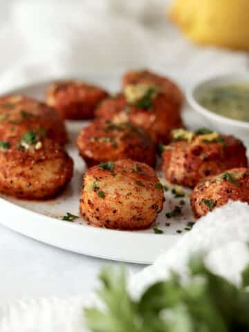 air fried scallops with lemon butter and parsley