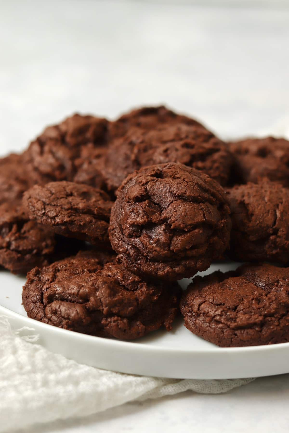 Plate of fudgy brownie cookies.